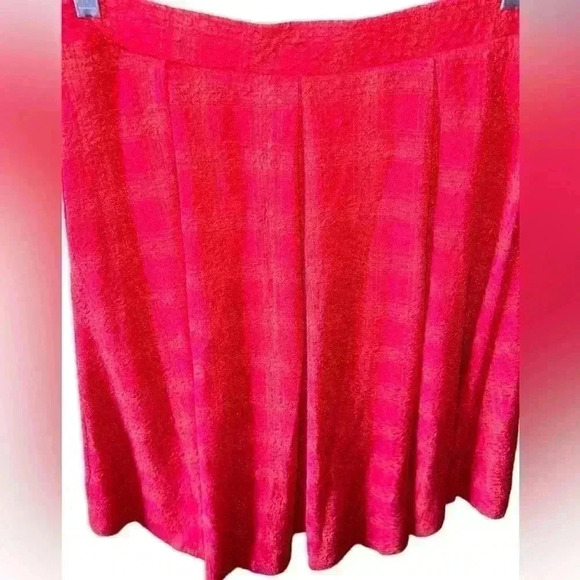 Lularoe large red‎ plaid Madison skirt. EUC. Faint mustard stripes. Love plaid🔥 - Picture 2 of 7